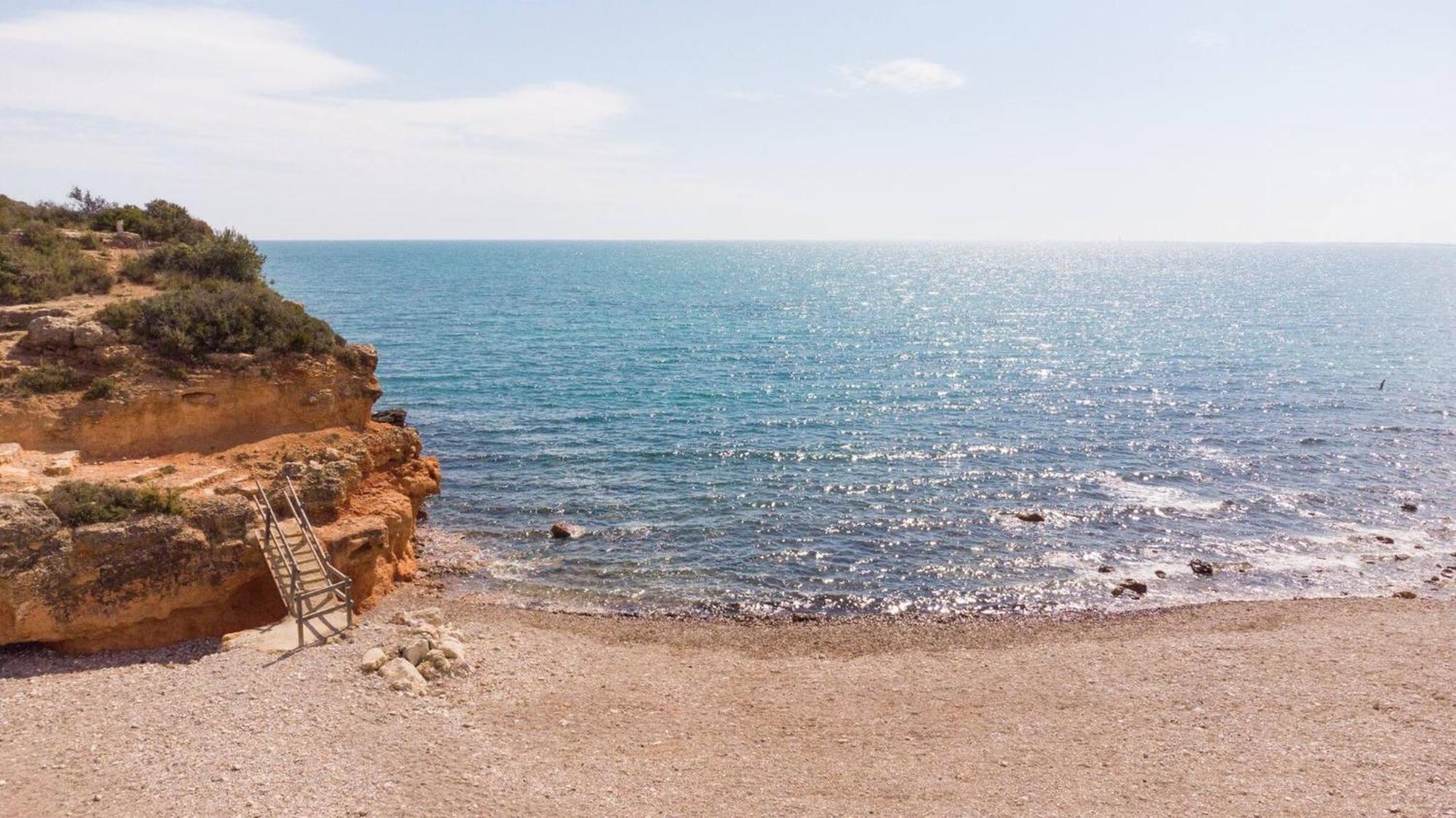Llevant - Adosado en l'Ampolla con acceso directo al mar Exterior foto