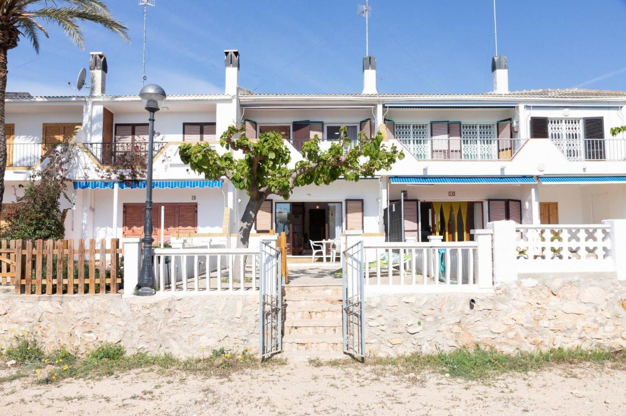Llevant - Adosado en l'Ampolla con acceso directo al mar Exterior foto